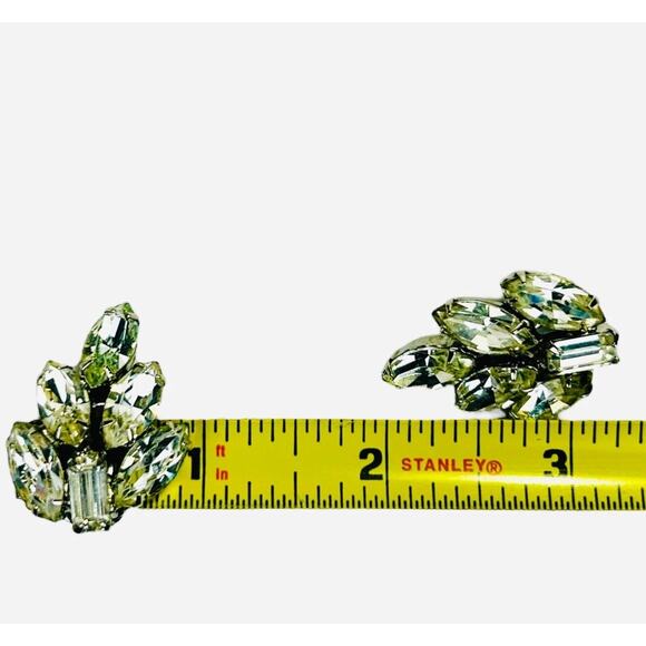 Vintage Weiss Rhinestone Earrings Signed Clip On Clear Retro - Picture 6 of 7